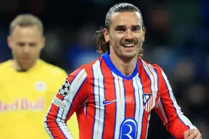 ¡Detallazo! Griezmann lleva a pequeño aficionado a las instalaciones de Atlético de Madrid