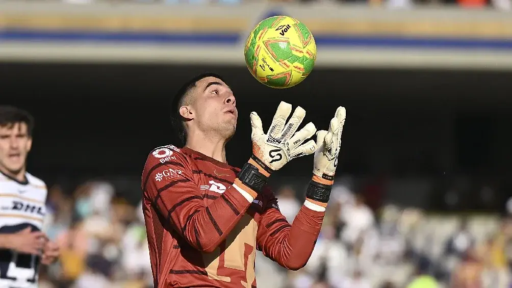 Álex Padilla durante el juego ante Juárez | IMAGO7