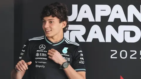 ¡Histórico! Kimi Antonelli se convierte en el piloto más joven en liderar una carrera de F1