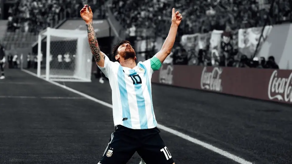 Messi salva de la policía a hermanos argentinos en África
