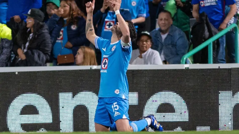 Cruz Azul, por la mínima, vuelve a la senda del triunfo tras derrotar a Santos Laguna