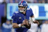 El quarterback Daniel Jones acepta un contrato de 1 año y 14 millones de dólares con los Colts