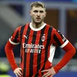 Santiago Giménez es banca con el AC Milan por tercer partido consecutivo