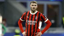 Santiago Giménez es banca con el AC Milan por tercer partido consecutivo