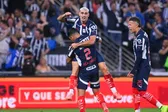 Rayados aprovecha hombre de más, vence a Pumas y avanza a Cuartos de Final