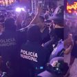 VIDEO: Policía confunde slam con pelea y lanza gas pimienta en concierto de El Gran Silencio
