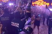 VIDEO: Policía confunde slam con pelea y lanza gas pimienta en concierto de El Gran Silencio