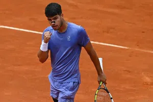 Alcaraz vuelve con triunfo ante Lajovic, en el Abierto de Italia, tras una lesión