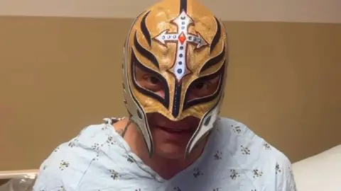 Rey Mysterio será operado tras lesión que provocó su ausencia en WrestleMania 41