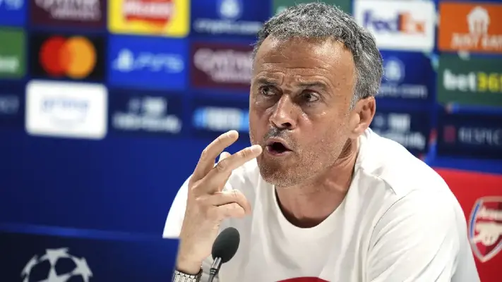 Luis Enrique responde a críticas previo enfrentar al Arsenal: "¿Creen que me regalaron el carné de entrenador?"