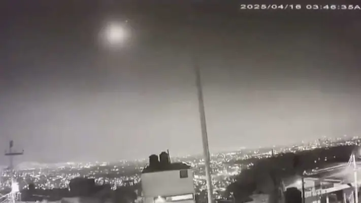 VIDEO: Reportan explosión y destello de luz en CDMX ¿Fue un meteorito?