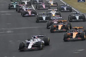 Max Verstappen y Lando Norris protagonizaron un ‘brutal’ momento al salir de pits