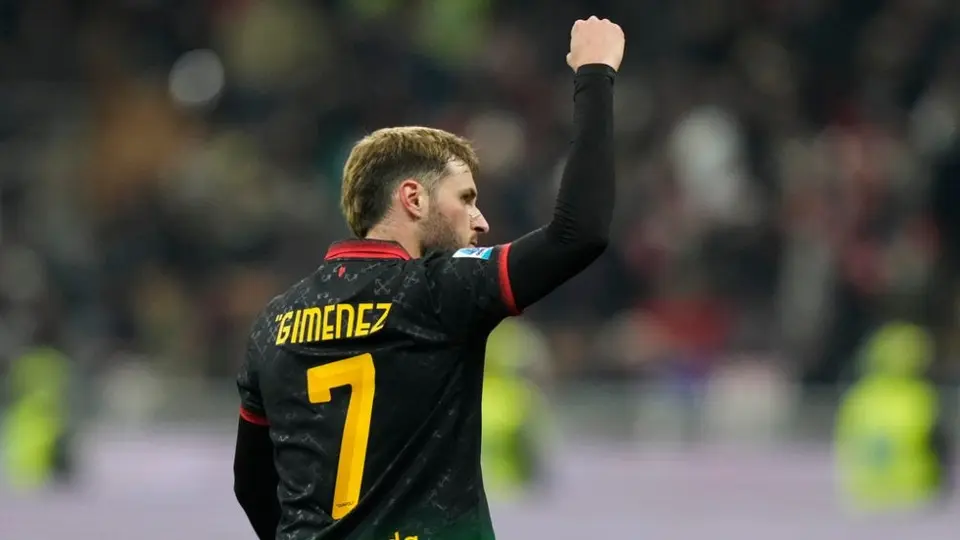Prensa en Italia se deshace en elogios por Santiago Giménez: "Milan esperaba un delantero así"