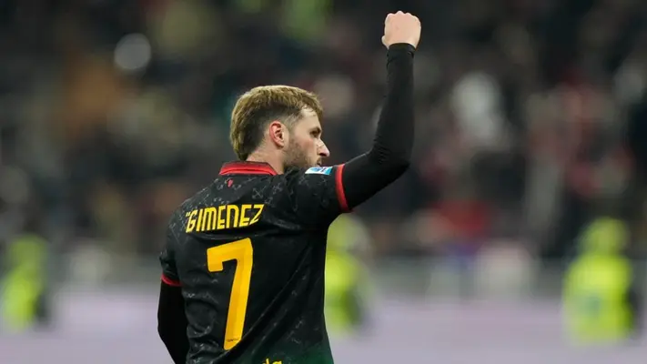Prensa en Italia se deshace en elogios por Santiago Giménez: "Milan esperaba un delantero así"