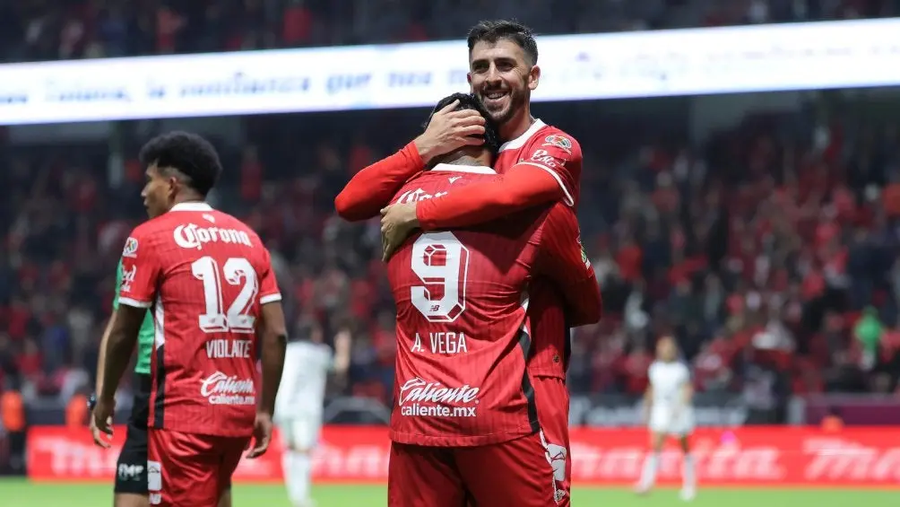 Alexis Vega y Paulinho | IMAGO7
