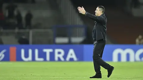 Efraín Juárez protagoniza enorme gesto con niño en el Pumas vs Monterrey