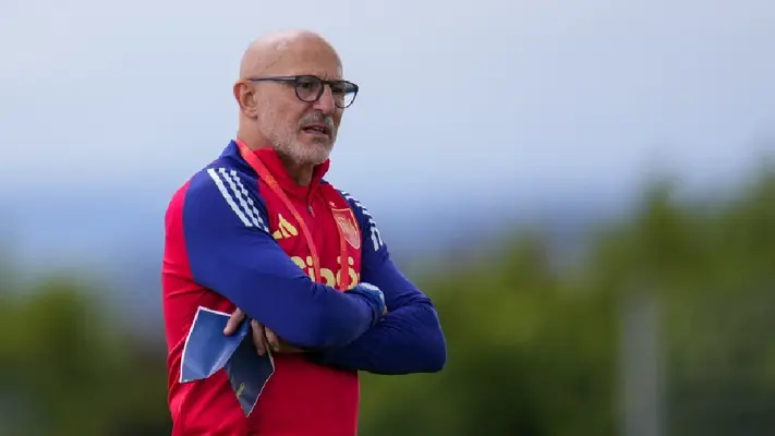 Luis De la Fuente alabó el gran nivel que está teniendo Raúl Asencio esta temporada