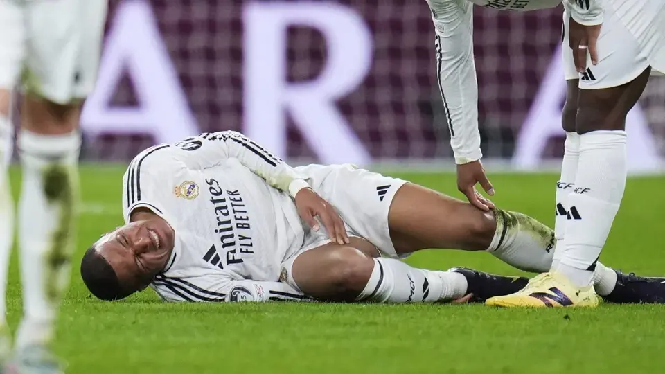 Mbappé sale lesionado y es duda para la Final de la Copa del Rey ante Barcelona