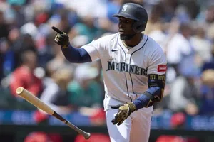 Randy Arozarena conecta home run en victoria de Mariners sobre Angels