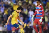 Kevin Mier le regala penal al América después de perder el balón