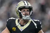 Derek Carr podría perderse toda la temporada con los Saints debido a una lesión en el hombro