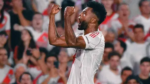 River vence a Lanús de la mano de Borja y se acerca al liderato