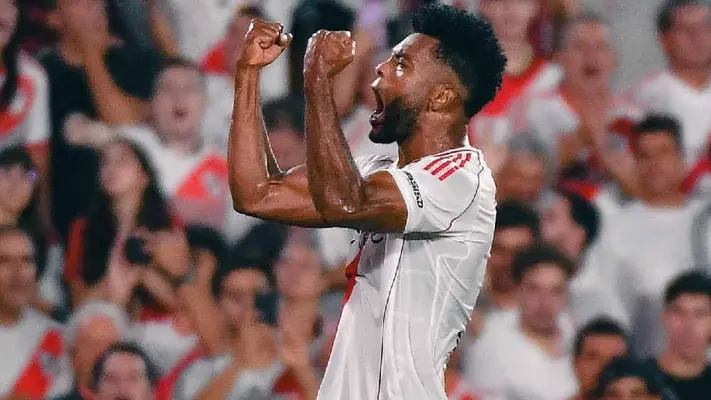 River vence a Lanús de la mano de Borja y se acerca al liderato