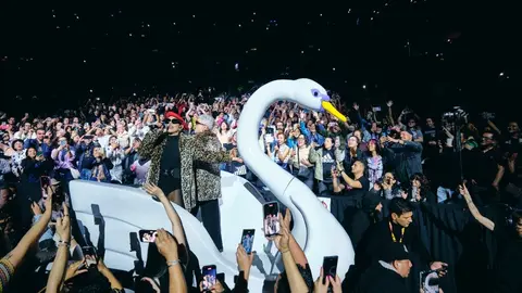 Entre cisnes, hits y sorpresas: Así fue el show inolvidable de Miranda! en el Palacio de los Deportes
