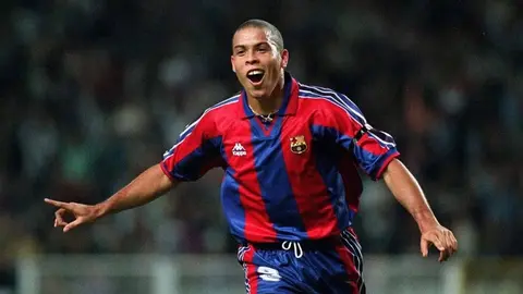 Ronaldo critica a Barcelona y elige a los mejores futbolistas con los que ha jugado