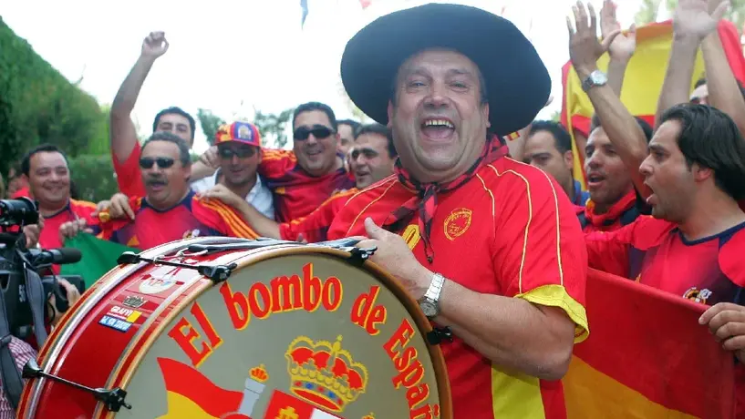 ¡Adiós a 'Manolo El del Bombo'! Muere a los 76 años de edad el aficionado más famoso de España