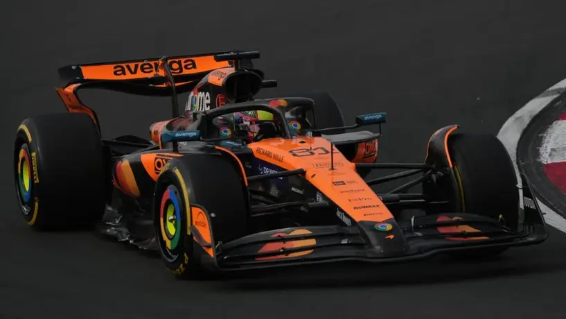 Oscar Piastri gana el Gran Premio de China y levanta la mano en el Mundial de Pilotos 2025
