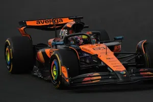 Oscar Piastri gana el Gran Premio de China y levanta la mano en el Mundial de Pilotos 2025