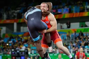 Campeón olímpico de Estados Unidos, Kyle Snyder, fue arrestrado en operativo