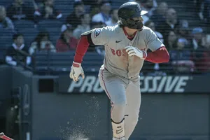 Jarren Durán estuvo cerca de llegar a los golpes con aficionado en la MLB