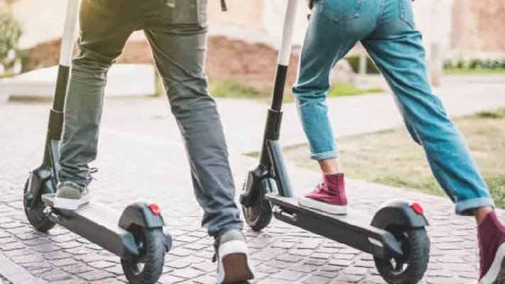 Nuevas reglas para circular en CDMX: Scooters y motos eléctricas