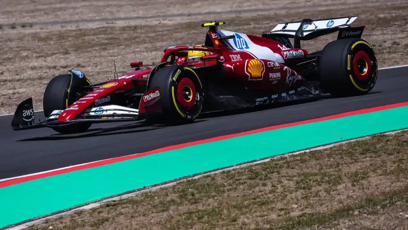 ¡Llegó la primera! Hamilton ganó con Ferrari la sprint en China; Liam Lawson finalizó P14