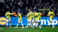 Fenerbahce cumple con el trámite y elimina a Anderlecht de Chino Huerta de la Europa League
