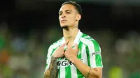 Afición del Betis pide a Antony que se quede tras llevarlos a la Final de Conference League