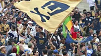 Acusan a porra de Pumas de agredir a mujeres y menores de edad en el Estadio Olímpico Universitario