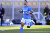 Napoli vence a Lecce en medio de bengalas y se aleja seis puntos de Inter de Milán