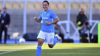 Napoli vence a Lecce en medio de bengalas y se aleja seis puntos de Inter de Milán