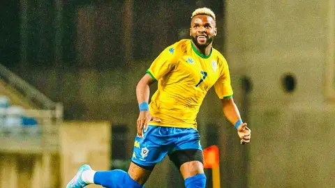 Federación de Futbol de Gabón informa fallecimiento de Aaron Boupendza tras caer de un edificio en China