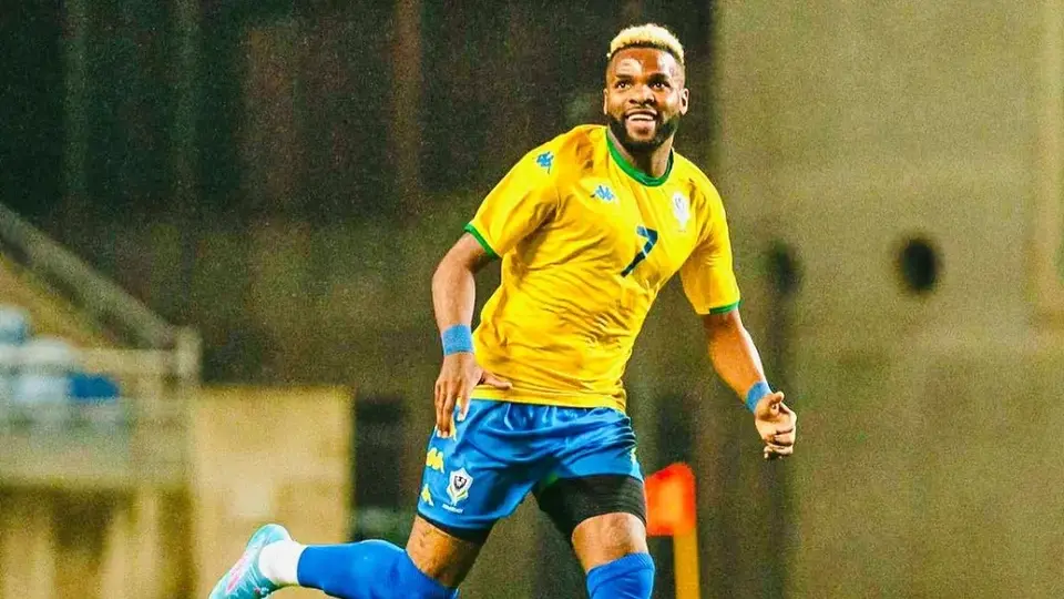 Federación de Futbol de Gabón informa fallecimiento de Aaron Boupendza tras caer de un edificio en China