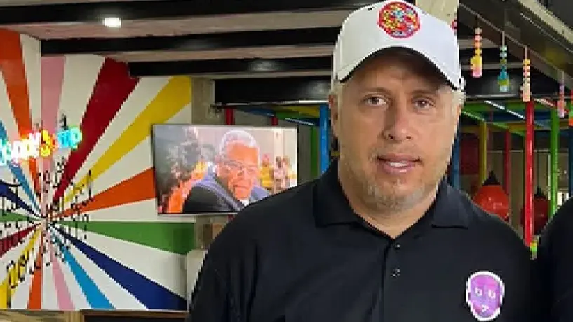 Bofo Bautista es exhibido por insultos en un torneo infantil de Chivas