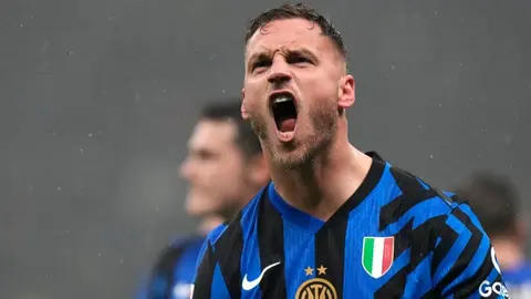 Inter de Milan avanza a Semis de la Copa Italia tras vence por 2-0 a Lazio