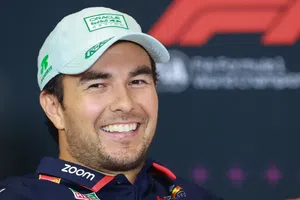 Helmut Marko defiende a Tsunoda y tira indirecta a Checo Pérez