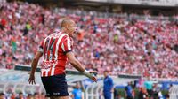 Los fueras de lugar, el peor enemigo de 'Chicharito' Hernández en su regreso con Chivas