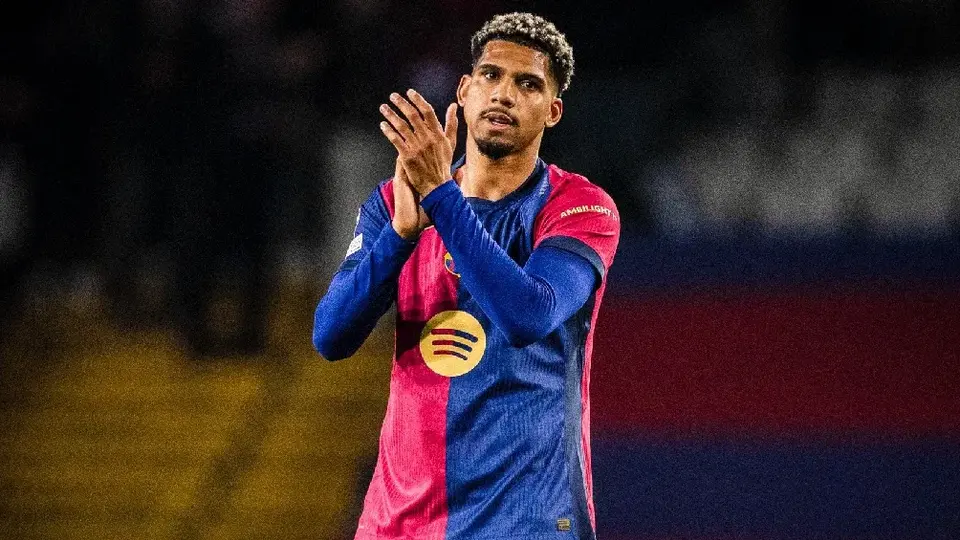 Ronald Araujo se defiende tras críticas por eliminación de Champions
