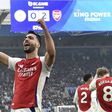 Arsenal vence a Leicester City y se acerca al liderato de la Premier