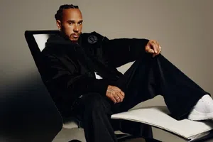 Tras malas ventas Lewis Hamilton cierra negocio